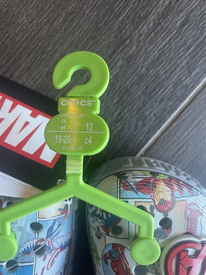 Zuecos Crocs Boy Avengers Off Court azul gris C 4 Foto 3 de 4