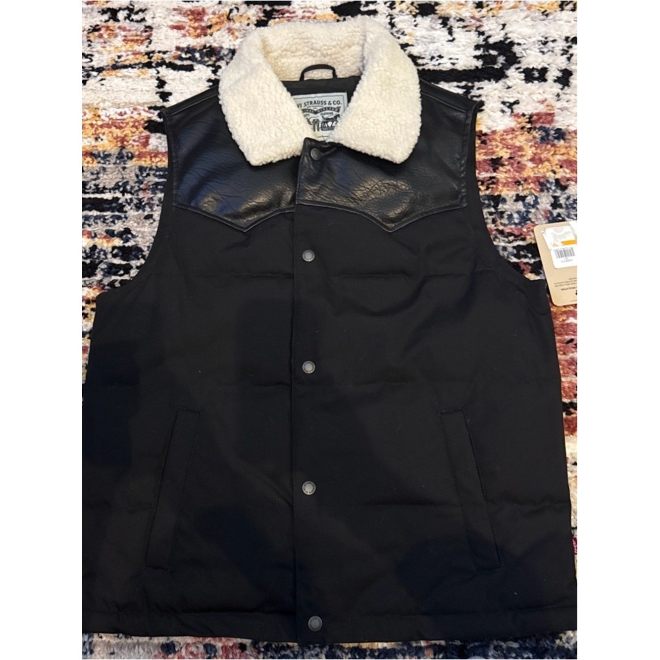 Chaleco acolchado cuello Sherpa Levis para hombre negro imitación cuero yugo occidental pequeño NUEVO