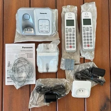 Panasonic KX-TGD832 W White DECT 6.0 Expandable Cordless Phone System (No Box)