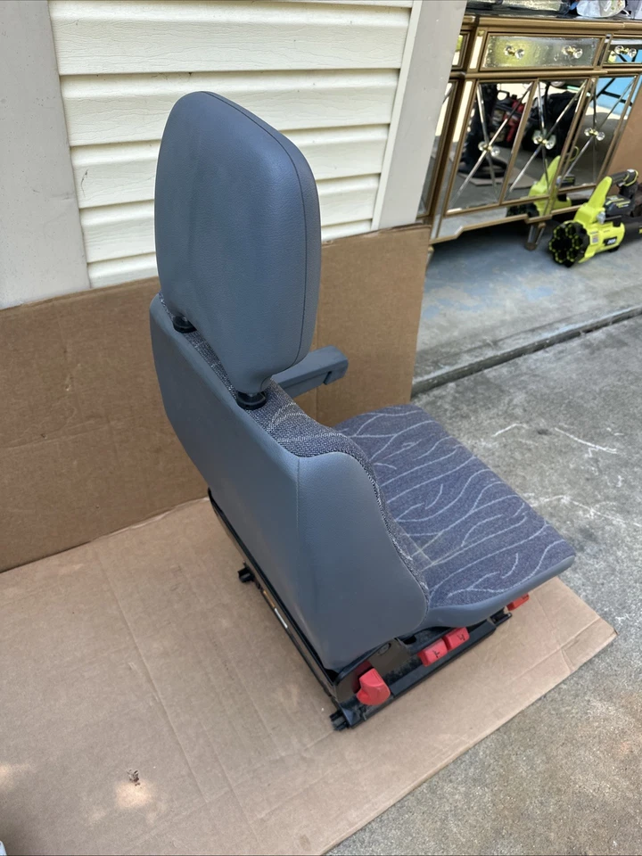 Paño de cubo de asiento delantero para pasajero para 02-06 SPRINTER 2500 607704 Foto 4 de 4