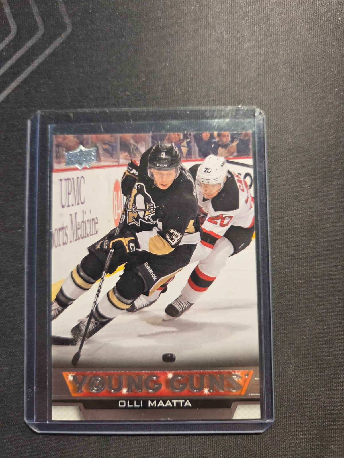2013-14 Upper Deck #220 Olli Maatta RC Young Guns Penguins