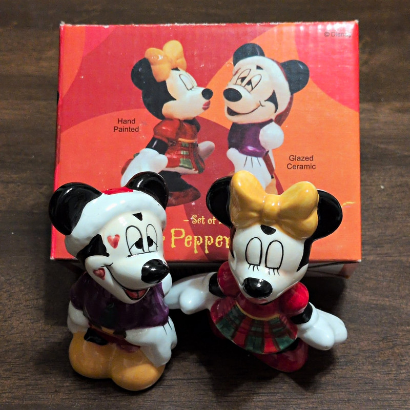 Disney Mickey & Minnie Mouse Ceramic Salt & Pepper Shakers Set of 2 w/ Box