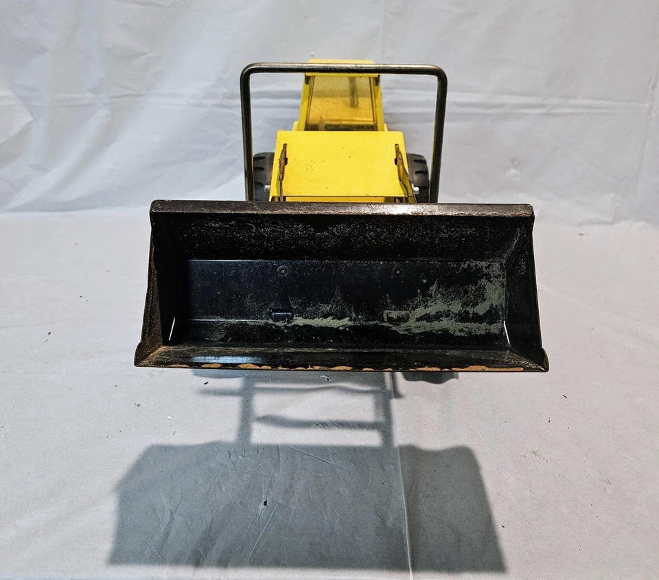 Vintage Tonka Mighty Loader Turbo-Diesel XMB-975 Front End Loader - Image 4 of 4