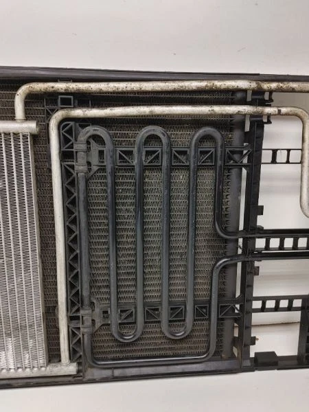 BMW 545I 2004-2005 condensador de CA Foto 4 de 4