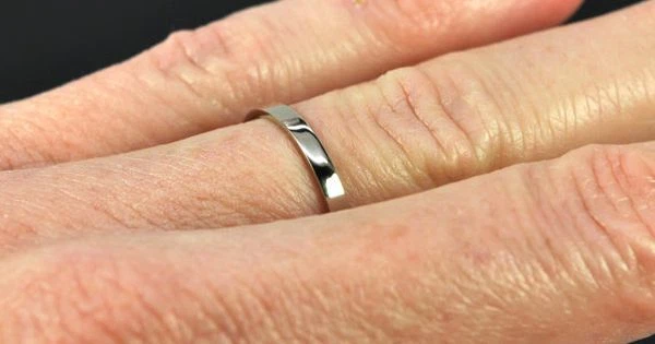 Alianza de boda cómoda 2 mm platino pulido liso Foto 3 de 4