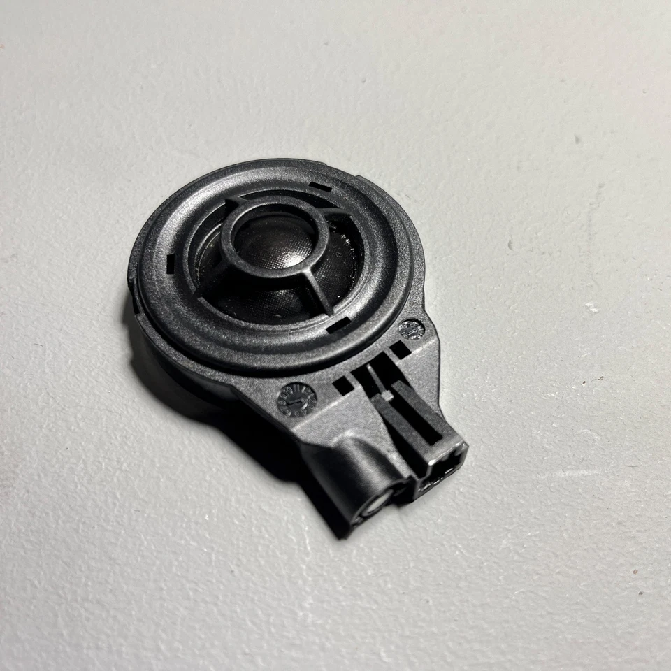 Altavoz de audio puerta pilar A delantero OEM Audi A4 A5 Quattro A4 S4 S5 RS5 2018-2024 Foto 2 de 4