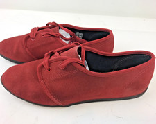 Keds Women s Size 7M Red Low Top Lace-Up Canvas Sneakers w/ Logo,