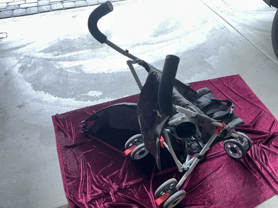 Paraguas Kolcraft Cloud unisex 9,5 lb. Cochecito, negro para niño/niño pequeño Foto 4 de 4