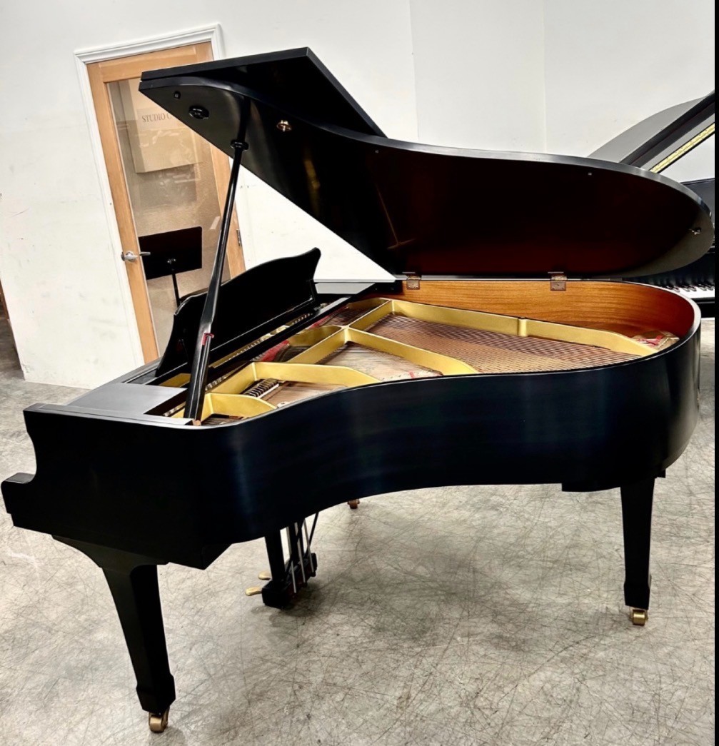 Yamaha G2 Grand Piano 5'6