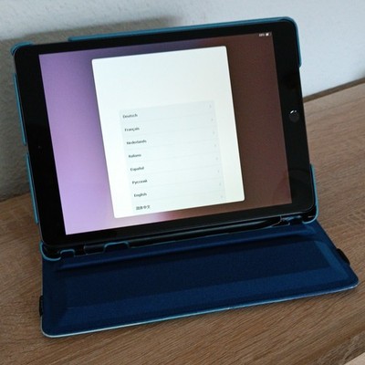 Apple iPad Tablet 10,1 Zoll 128 GB Wi Fi, Serie Apple iPad, Grau