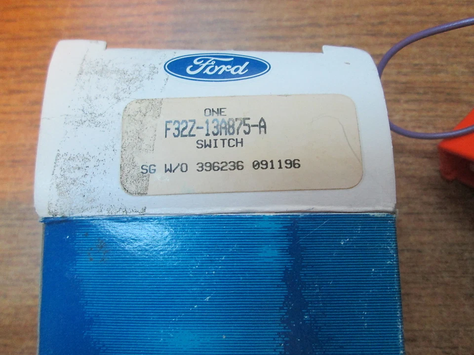 Interruptor de soplado de bocina Ford Probe 1993 1994 nuevo de lote Foto 2 de 2