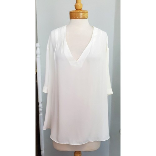 Charming Top NYDJ Nuovo con etichette Vaniglia Collo a V Maniche Corta Drapey Orlo Alto-Basso 4X - Foto 2 di 13