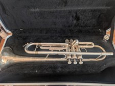 Used Silver Weril student trumpet in good condition ET1172