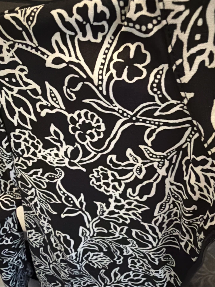 Camisa Tommy Bahama Everyday Active Malla Manga Larga, Blanco y Negro Mujer’s Xs Foto 4 de 4