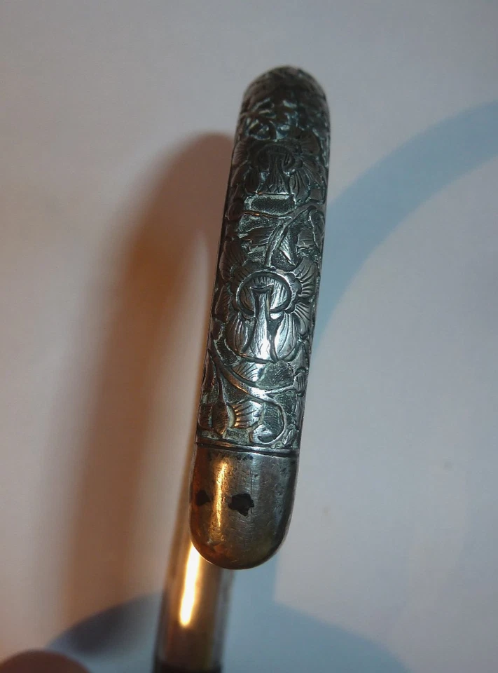ANCIEN POMMEAU DE CANNE EN ARGENT MASSIF MOTIF FLEURS INDOCHINE - Photo 4/4