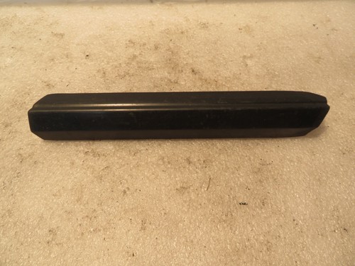 BMW E30 Stoßleiste Seitenwand vorne rechts am Kotflügel, 51.13-1953928.