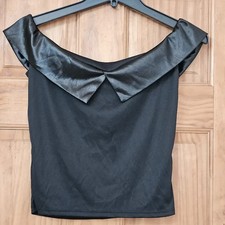 Black Off-Shoulder V-neck Sleeveless Collared Cropped Top