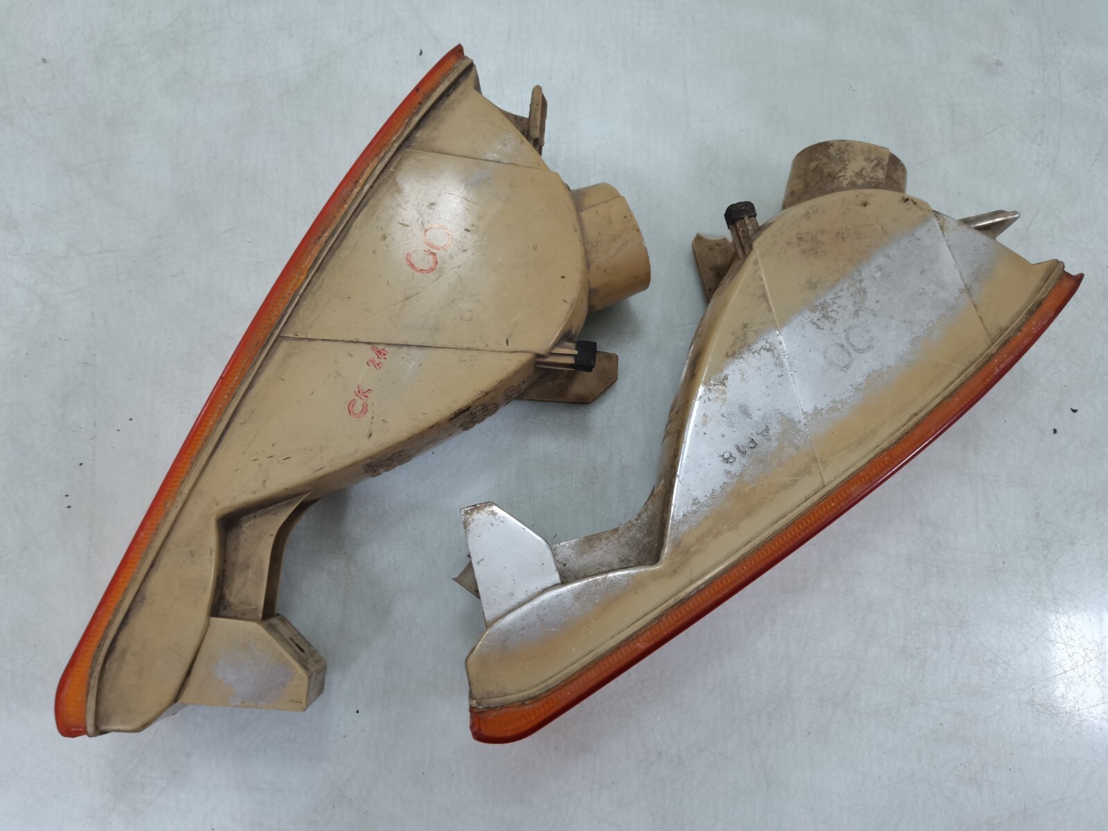 92-96 Honda Prelude OEM JDM Front Bumper RH Turn Signal Light  