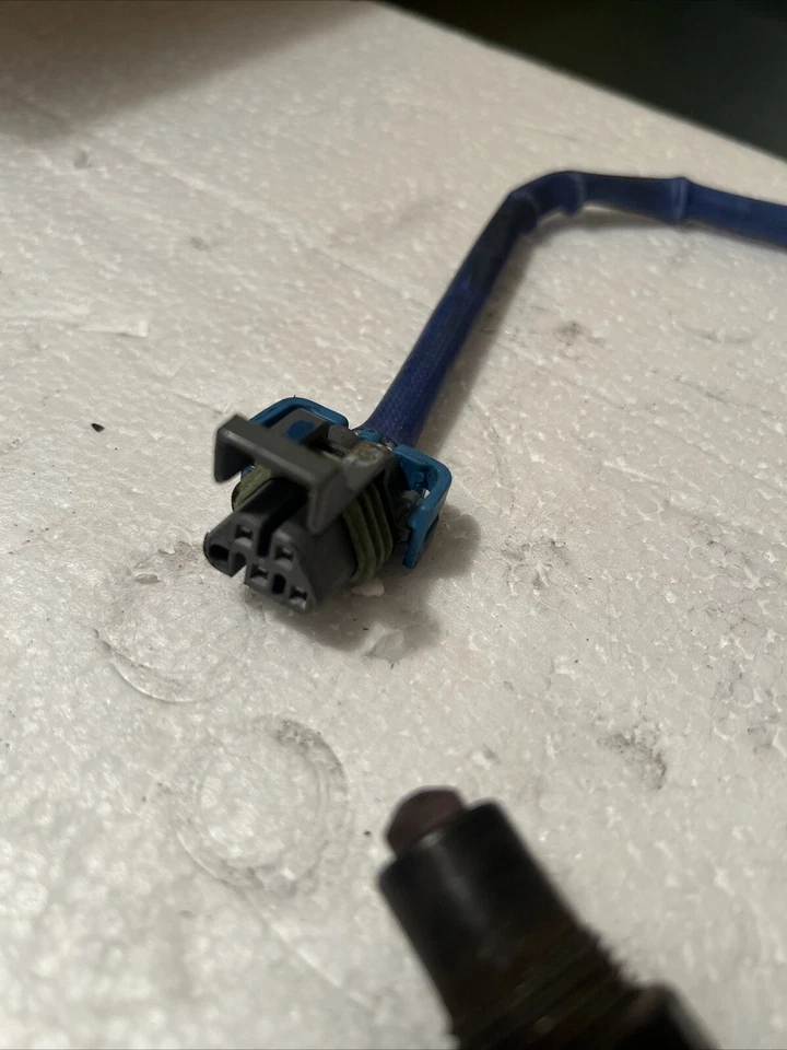 Cadillac CTS 2010 aguas abajo O2 oxígeno lambda relación combustible sensor de aire OEM Foto 3 de 4