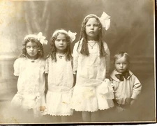 ANTIQUE CABINET CARD OF 4 UNHAPPY SIBLINGS TAKING A PHOTO. 3 GIRLS AND ONE BOY