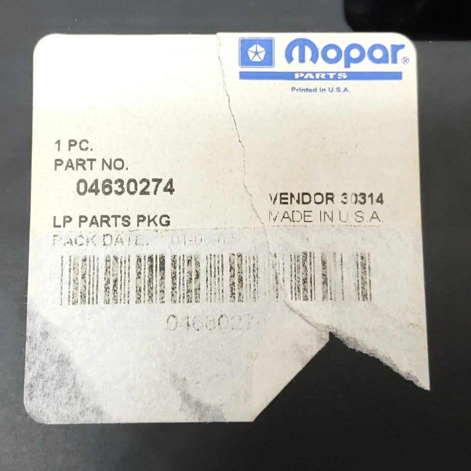 Nuevo soporte de montaje de placa frontal de plástico genuino Chrysler Mopar 04630274 Foto 4 de 4