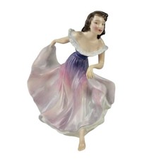 Vintage Royal Doulton Gypsy Dance Figurine HN2230 7.5
