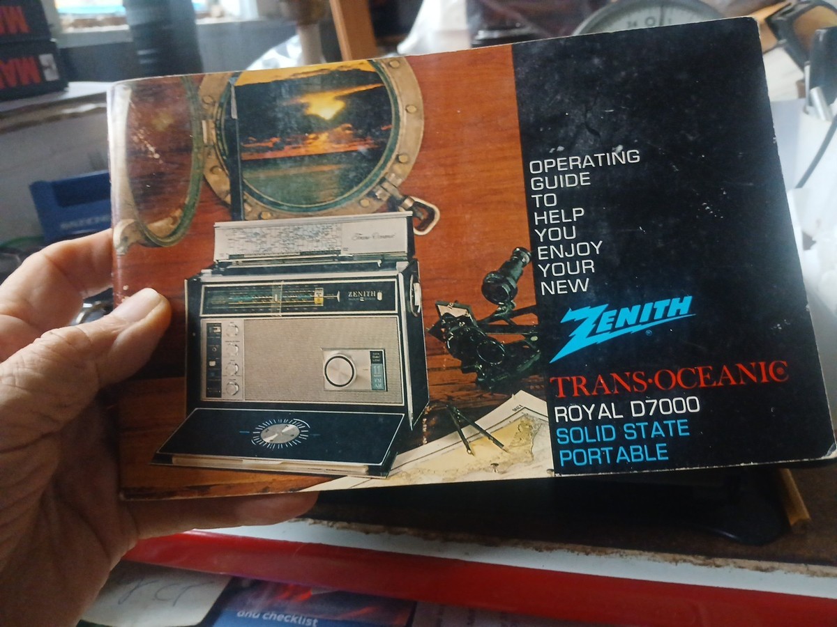 Zenith Trans Oceanic Royal D7000Y Solid State Portable Radio 11