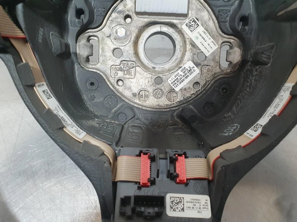 VOLKSWAGEN PASSAT STEERING WHEEL 3C/MK6 B6-B7, ROUND BUTTONS, STANDARD TYPE, 03/ - Image 2 of 4