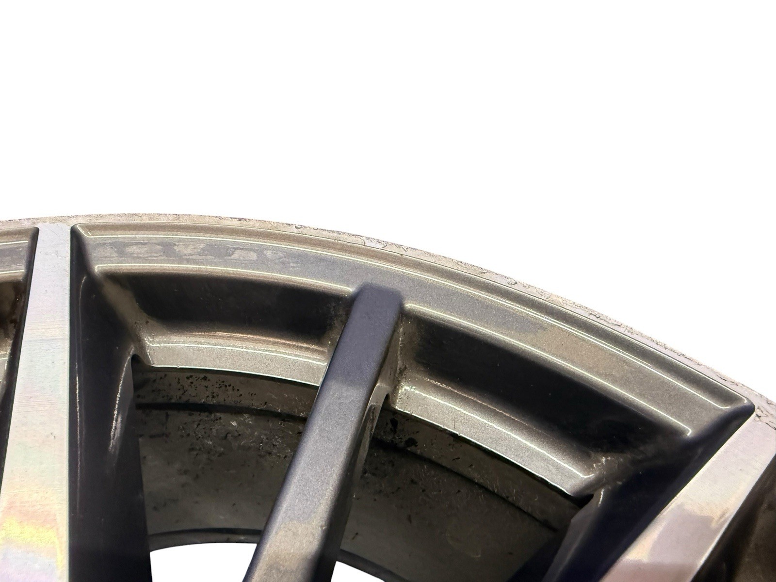 Maserati Ghibli 2014-2019 Rear Wheel P/N 670016855