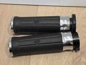 2003 Harley Davidson Touring Dyna Sportster Softail Chrome Handlebar Hand Grips