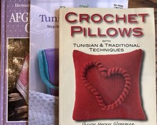 Lotto tre cuscini all'uncinetto tunisini modello uncinetto; uncinetto punto afgano