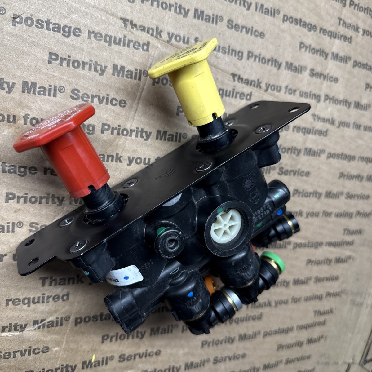 New Freightliner Cascadia Bendix Air Brake Valve 5018303 OEM | eBay