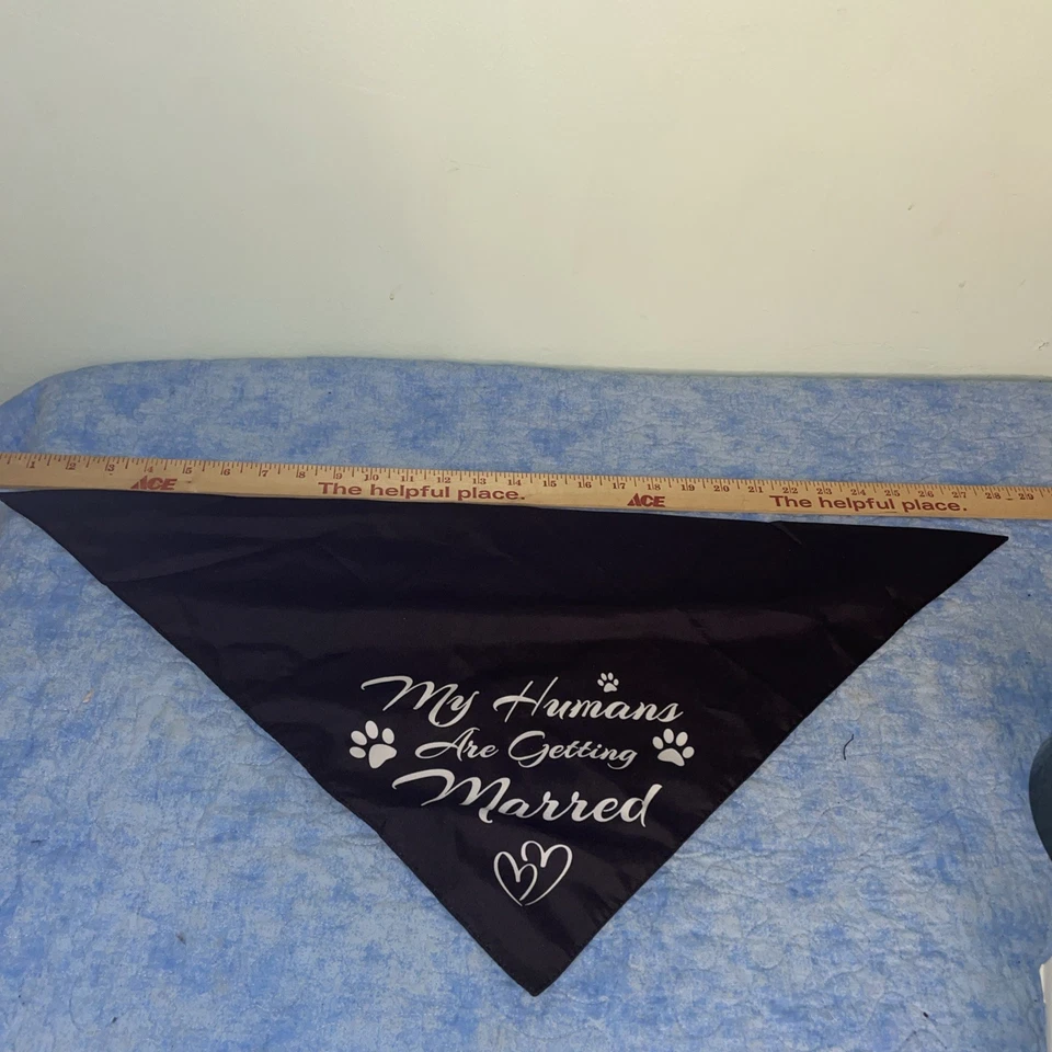 Bandana para perro corbata en "My Humans Are Getting Married" 2 piezas negro/blanco OSFA 28' longitud Foto 3 de 4