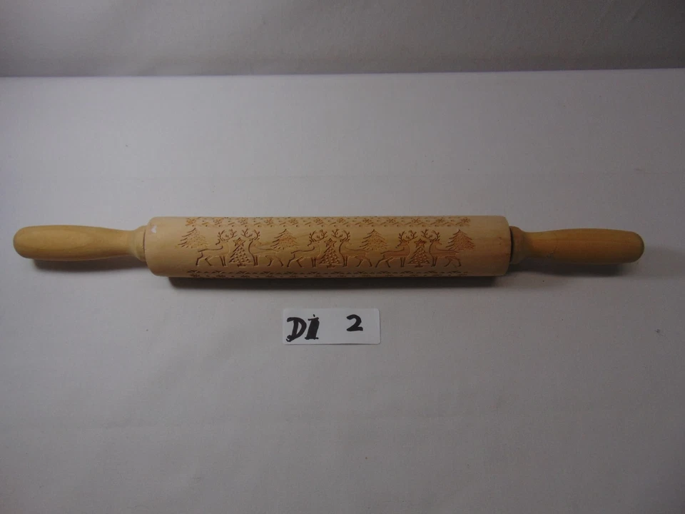 Christmas Reindeer Rolling Pin Wooden Embossed Biscuit Roller Baking Cookies - Image 3 of 4