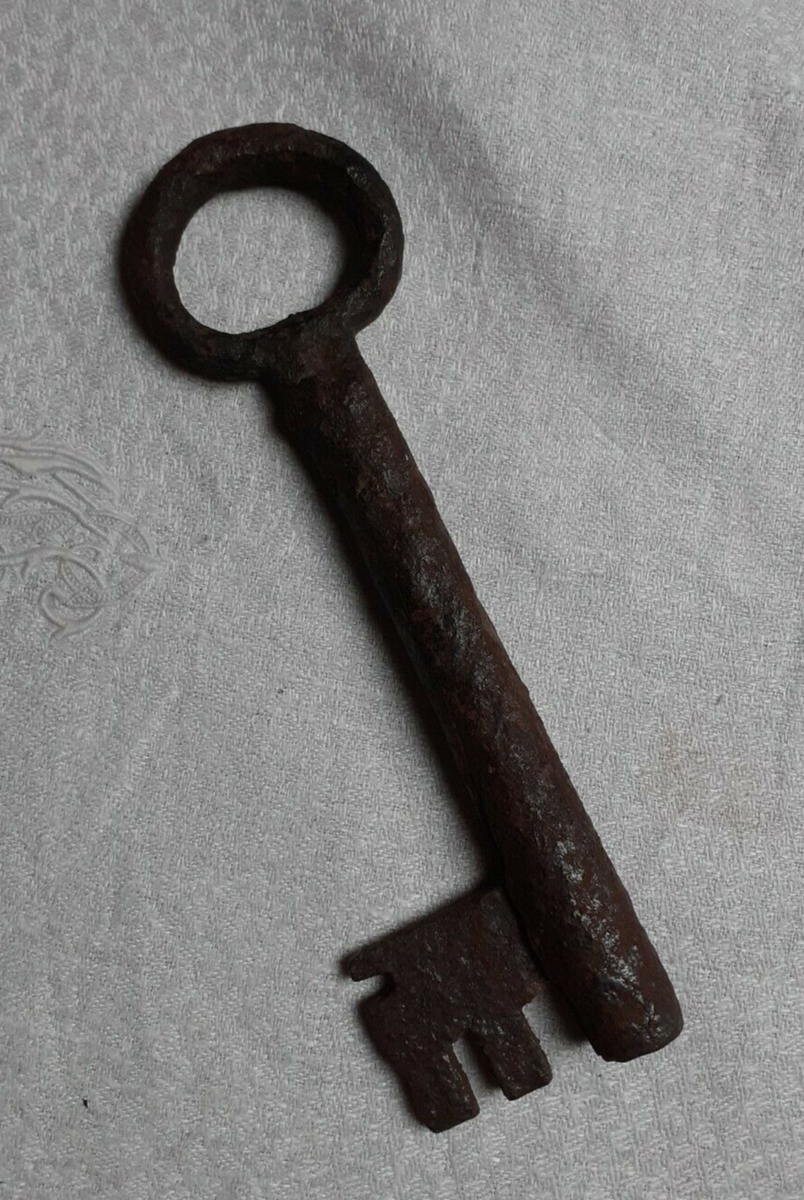 LOT DE 4 clés ancienne. Fer forgé. EUR 10,00 - FR