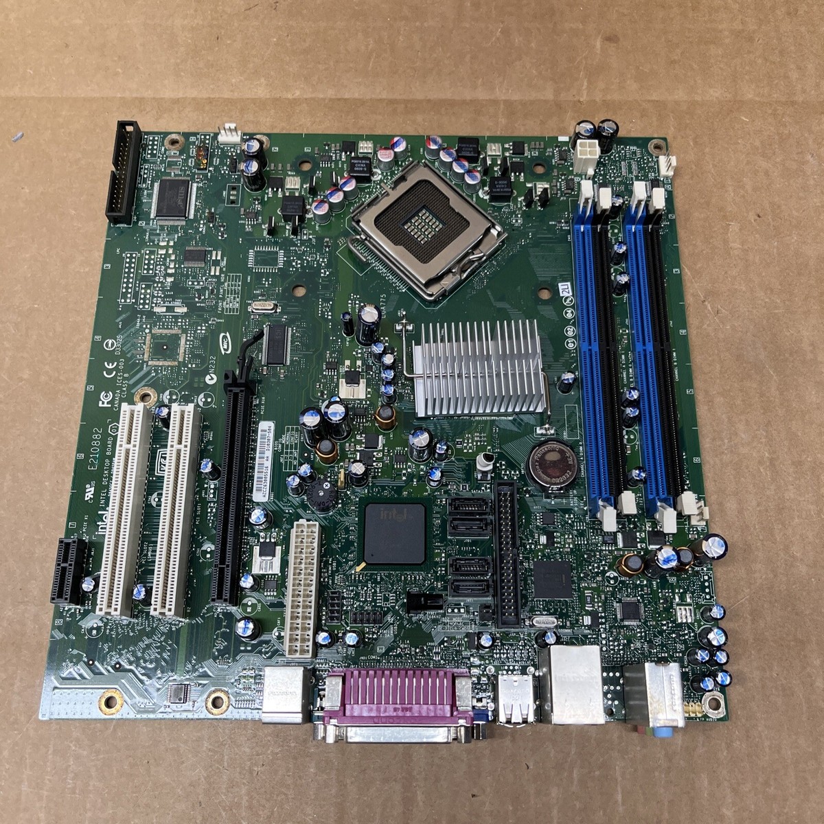 Intel D945Paw Intel 945P Express Socket-775 Microbtx Motherboard