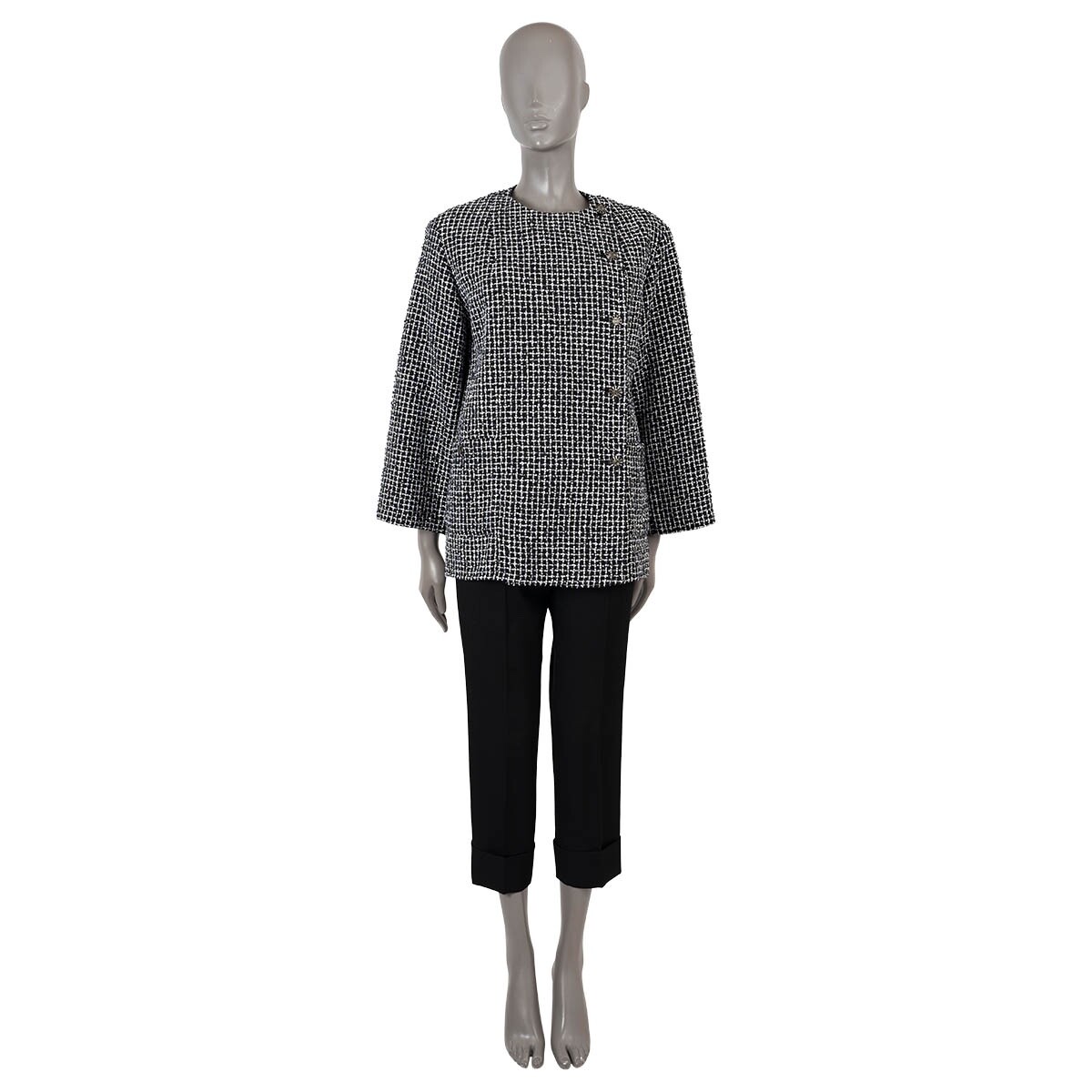69282 auth CHANEL black white 2023 23C MONTE CARLO SEQUIN TWEED Jacket 38 fits M image 4