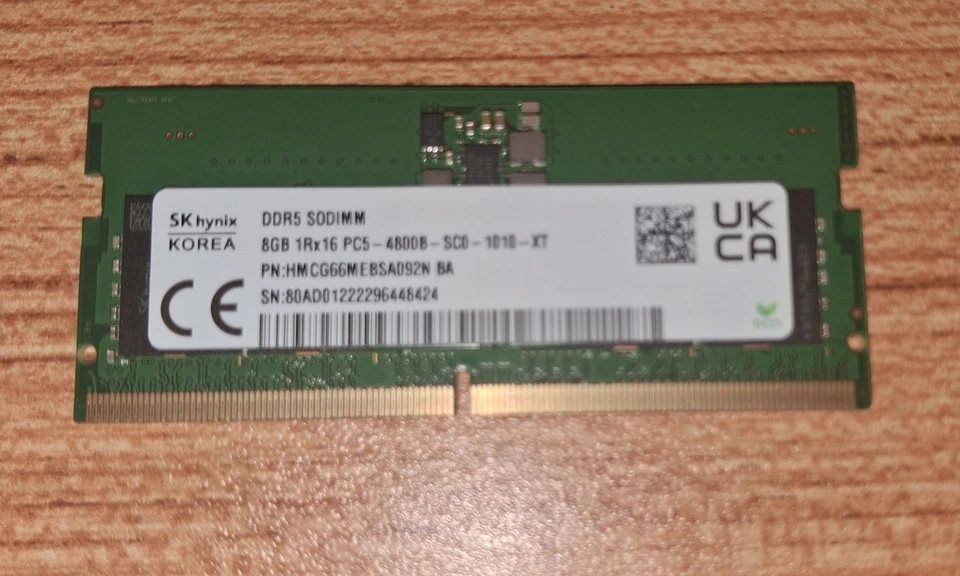 SK Hynix 1x8GB DDR5 SODIMM 1Rx16PC5-4800B-SC0-1010-XT - Leer Desc Foto 1 de 1