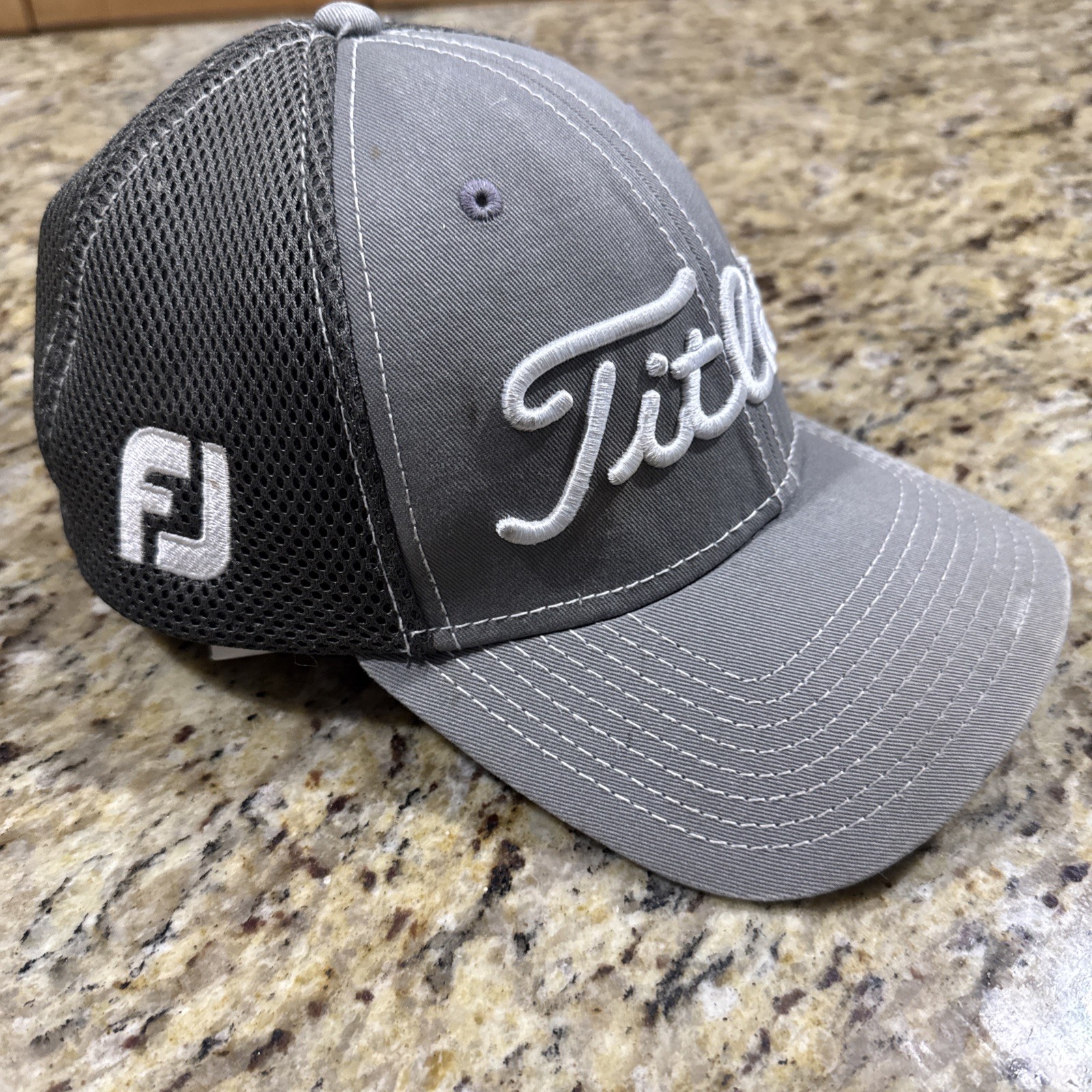 Titleist Tour Performance Strapback Cap Gray Whit… - image 1