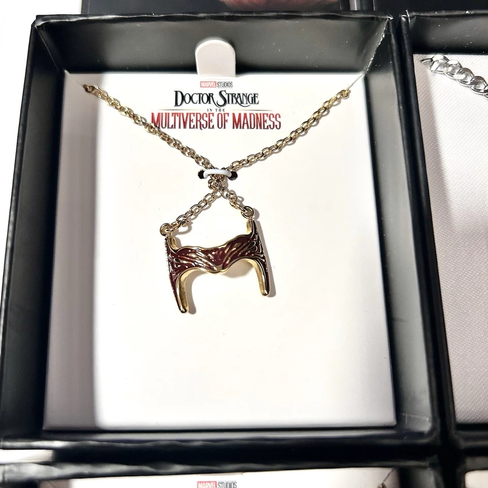 Lote de 4 colares Marvel novos na caixa - Imagem 2 de 4