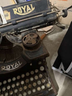 Antique Royal Typewriter Model 10 Standard Early 1900s Vintage