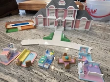 My Pretty Dollhouse 1994 Lewis Galoob House Family Furniture Pool Lot