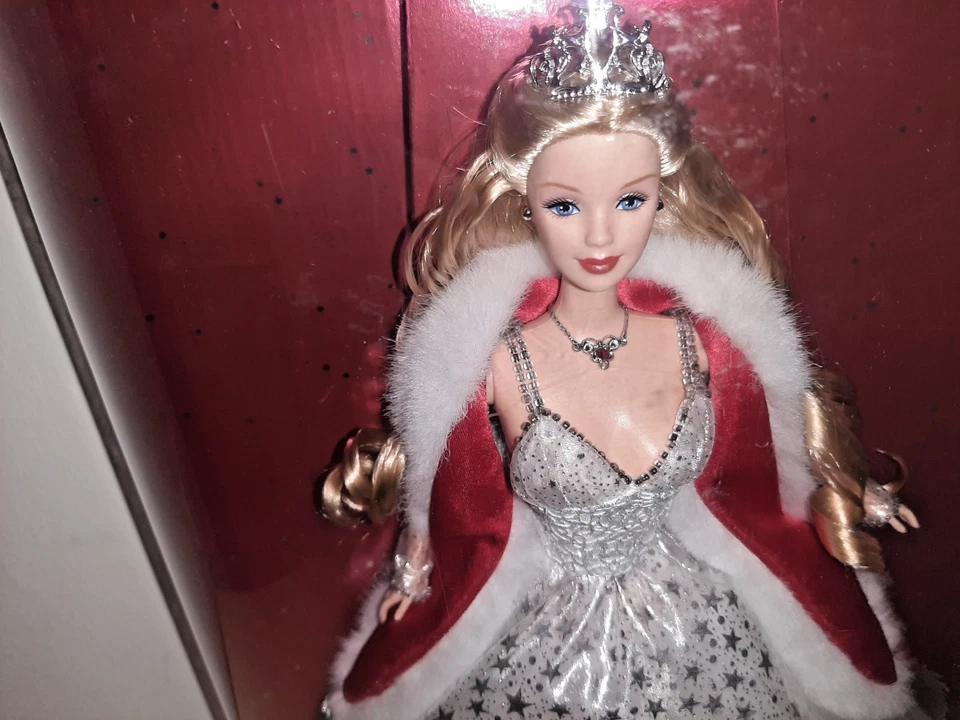 2001 BARBIE HOLIDAY CELEBRATION MATTEL MAGIA DELLE FESTE NUOVA IN SCATOLA NRFB - Immagine 2 di 4