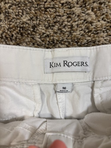 Kim Rogers White Bermuda Shorts. Size: 16. - Picture 3 of 13