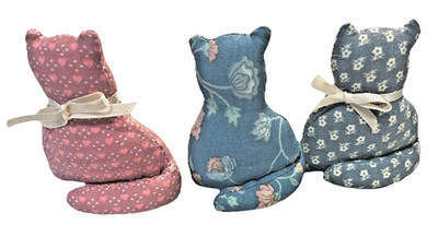VTG 80s Handmade Fabric Miniature Stuffed Cats 2.5''Floral Hearts for shadow box