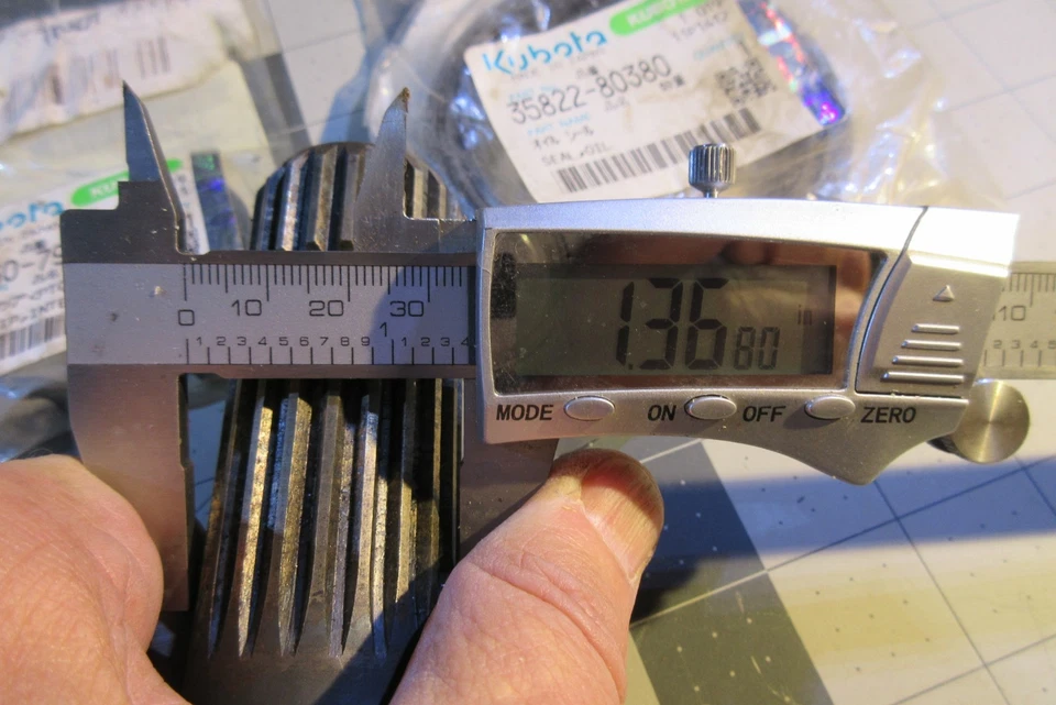 Eje de toma de fuerza Kubota 35822 79224 1000 rpm 21 spline nuevo OEM Foto 3 de 4