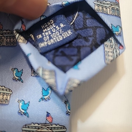 Vineyard Vines Blue Necktie Washington DC Capital White House 100% Silk Made USA - Picture 3 of 6