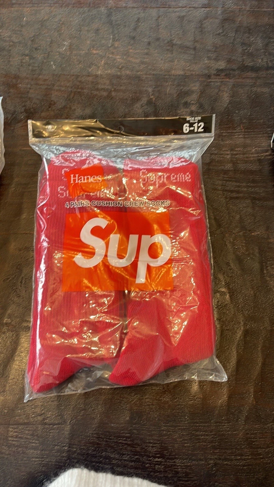 SUPREME/HANES (CHAUSSETTES ROUGES (FW23) (100 % AUTHENTIQUE) (TOUT NEUF) (PACK COMPLET DE 4)