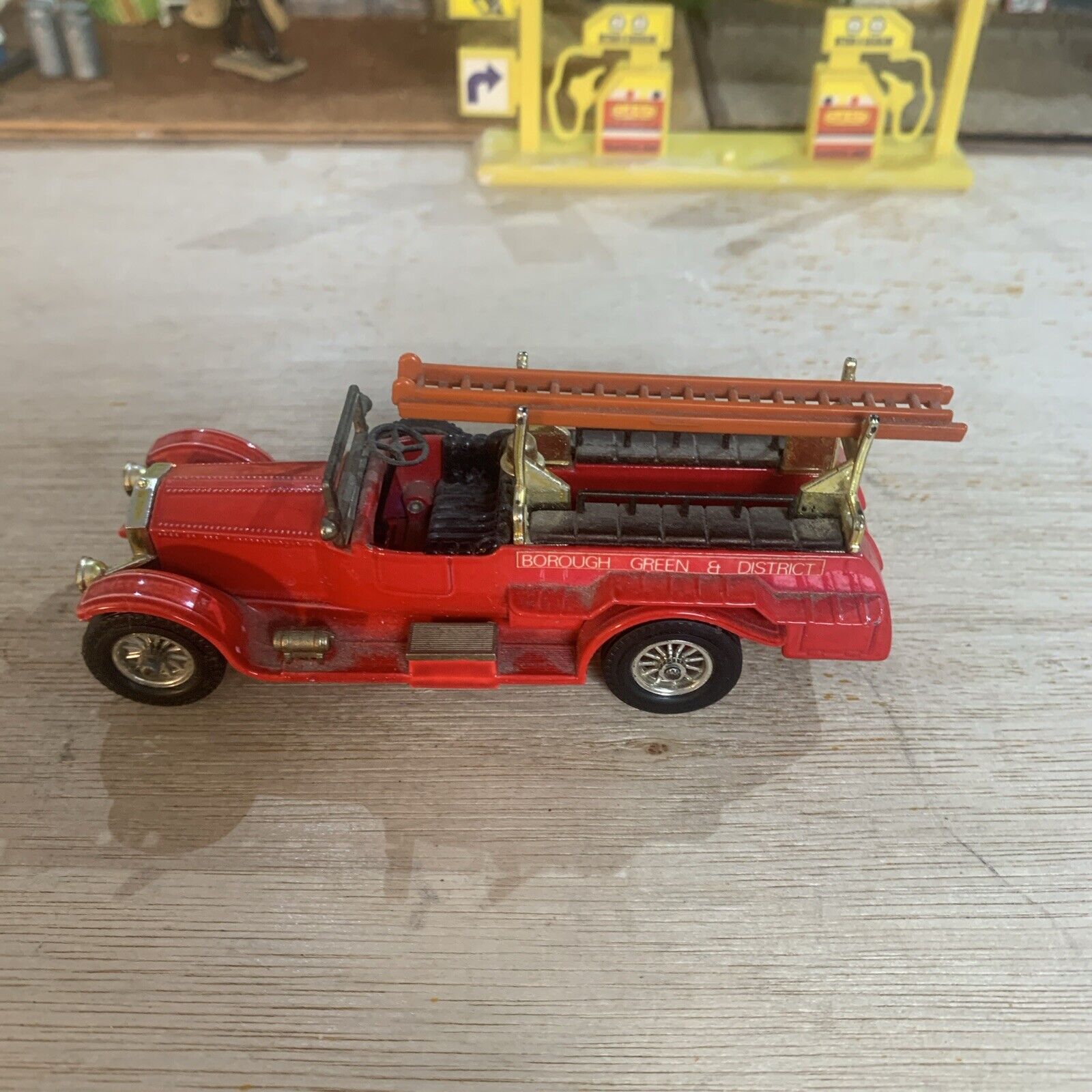 Picture 2 of 9