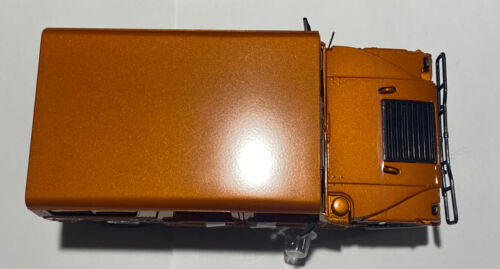 Hummer H1 Maisto 1:18 Scale Model Car Burnt Orange 10th Anniversary Edition - Picture 6 of 8